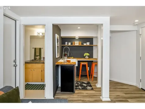 6211 NE Halsey Street Portland OR 97213