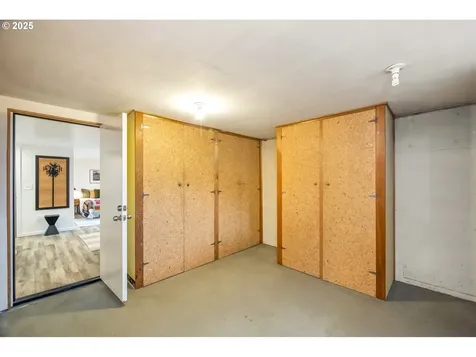 6211 NE Halsey Street Portland OR 97213