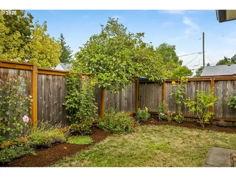 6211 NE Halsey Street Portland OR 97213