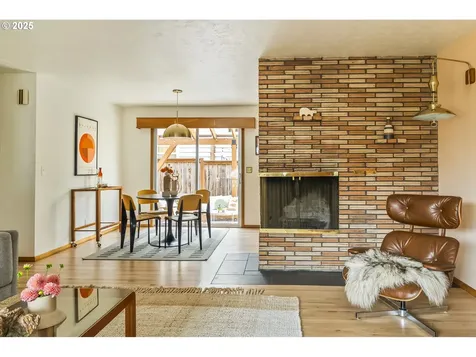 6211 NE Halsey Street Portland OR 97213