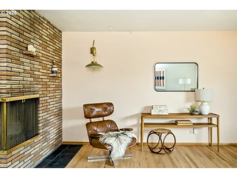 6211 NE Halsey Street Portland OR 97213