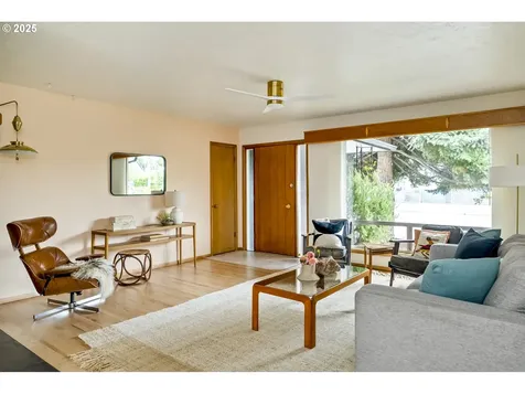 6211 NE Halsey Street Portland OR 97213