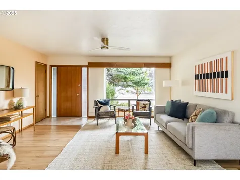 6211 NE Halsey Street Portland OR 97213