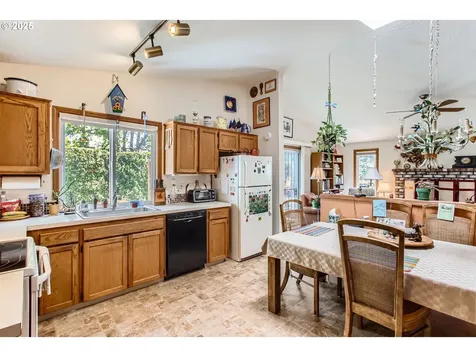 310 SW 26th Circle Troutdale OR 97060