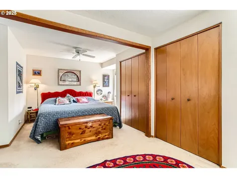 310 SW 26th Circle Troutdale OR 97060