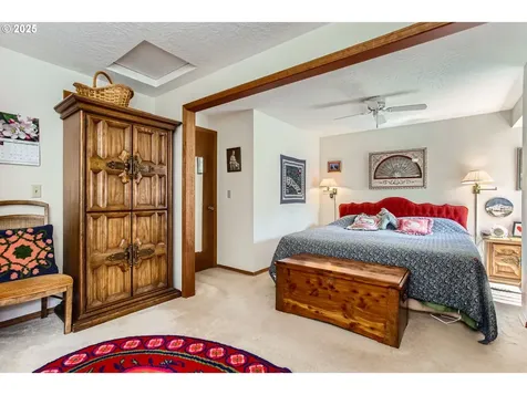 310 SW 26th Circle Troutdale OR 97060