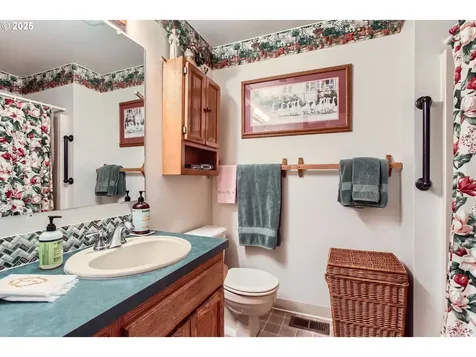 310 SW 26th Circle Troutdale OR 97060