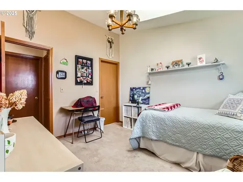 310 SW 26th Circle Troutdale OR 97060