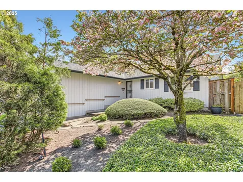 310 SW 26th Circle Troutdale OR 97060