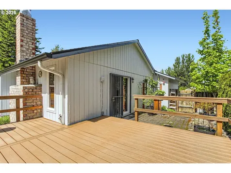 310 SW 26th Circle Troutdale OR 97060