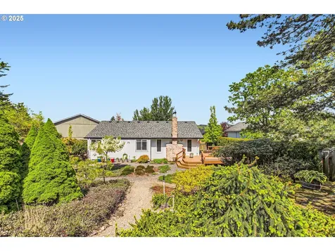 310 SW 26th Circle Troutdale OR 97060