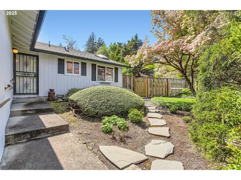 310 SW 26th Circle Troutdale OR 97060