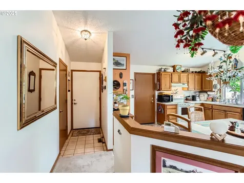 310 SW 26th Circle Troutdale OR 97060