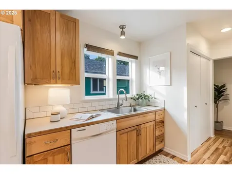 9628 N Kalmar Street Portland OR 97203