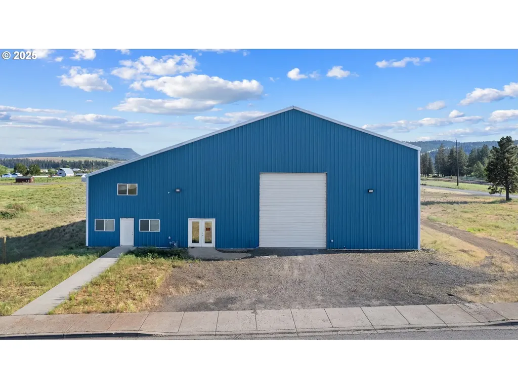 1090 Hemlock Street Elgin OR 97827
