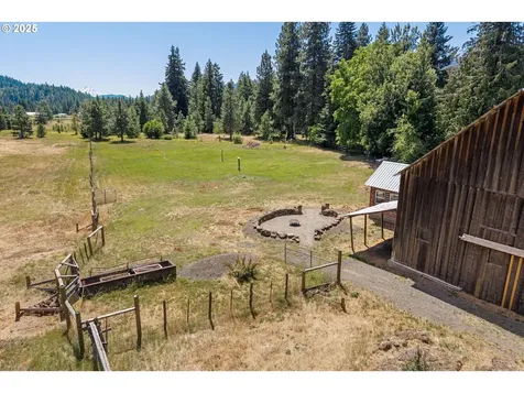 4 Strong Road Trout Lake WA 98650