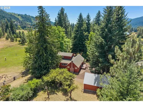 4 Strong Road Trout Lake WA 98650
