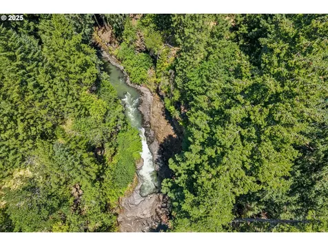 4 Strong Road Trout Lake WA 98650