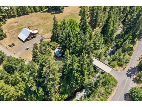 4 Strong Road Trout Lake WA 98650