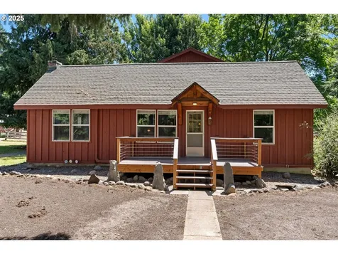 4 Strong Road Trout Lake WA 98650