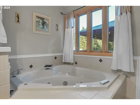 20044 S Fischers Mill Road Oregon City OR 97045