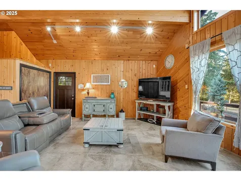 20044 S Fischers Mill Road Oregon City OR 97045