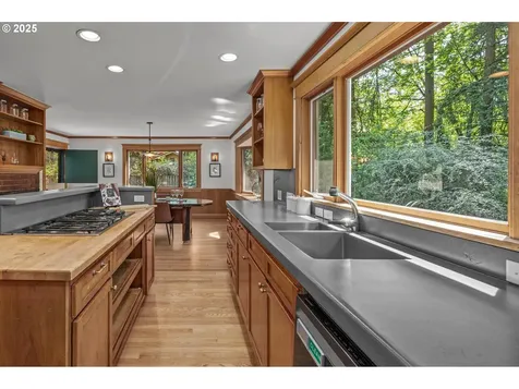 4025 SW 6th Avenue Drive Portland OR 97239