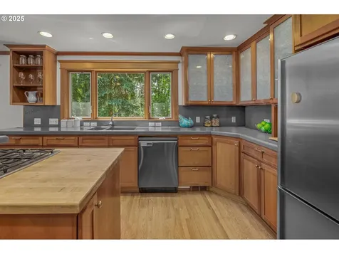 4025 SW 6th Avenue Drive Portland OR 97239