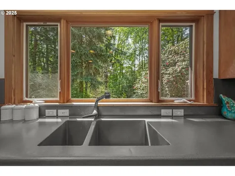 4025 SW 6th Avenue Drive Portland OR 97239