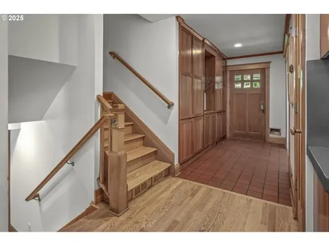 4025 SW 6th Avenue Drive Portland OR 97239