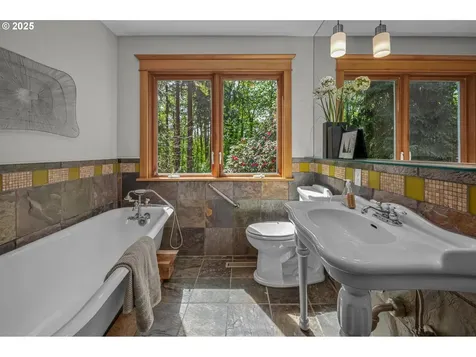 4025 SW 6th Avenue Drive Portland OR 97239