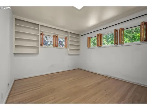 4025 SW 6th Avenue Drive Portland OR 97239