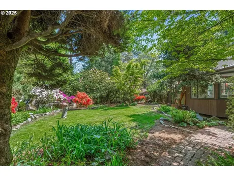 4025 SW 6th Avenue Drive Portland OR 97239