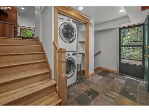 4025 SW 6th Avenue Drive Portland OR 97239