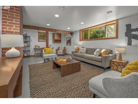 4025 SW 6th Avenue Drive Portland OR 97239