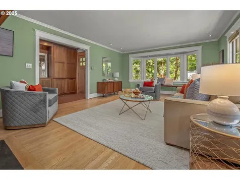 4025 SW 6th Avenue Drive Portland OR 97239