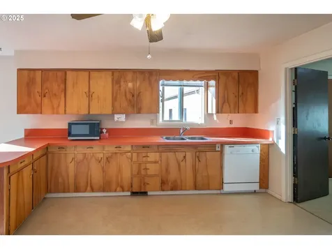 4072 Hanna Street Roseburg OR 97471
