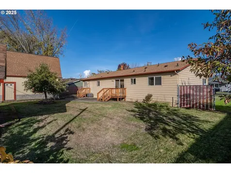 4072 Hanna Street Roseburg OR 97471