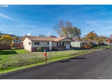 4072 Hanna Street Roseburg OR 97471