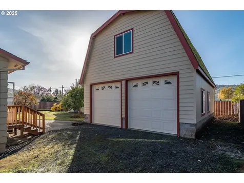 4072 Hanna Street Roseburg OR 97471
