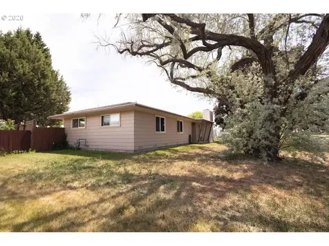 3300 9th Drive Baker City OR 97814