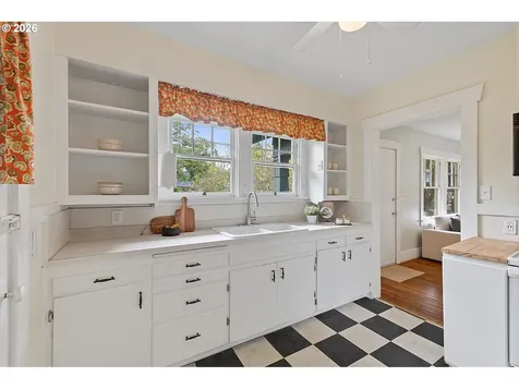 6333 SE 58th Avenue Portland OR 97206