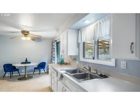 610 Colonial Drive Springfield OR 97477