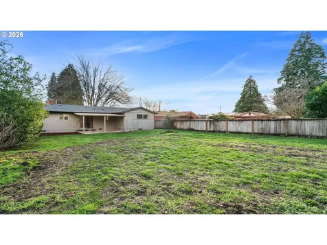 610 Colonial Drive Springfield OR 97477