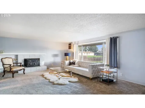 610 Colonial Drive Springfield OR 97477