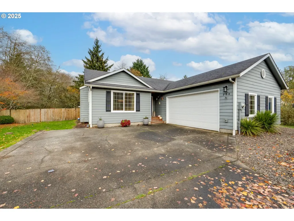 753 SW Kalmia Avenue Warrenton OR 97146