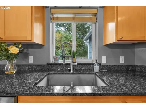 753 SW Kalmia Avenue Warrenton OR 97146