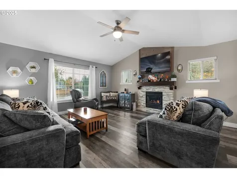753 SW Kalmia Avenue Warrenton OR 97146