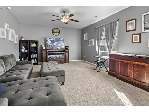 854 N Valley Drive Molalla OR 97038