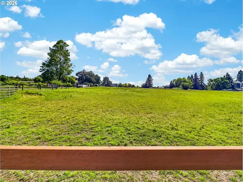 20556 S May Road Oregon City OR 97045